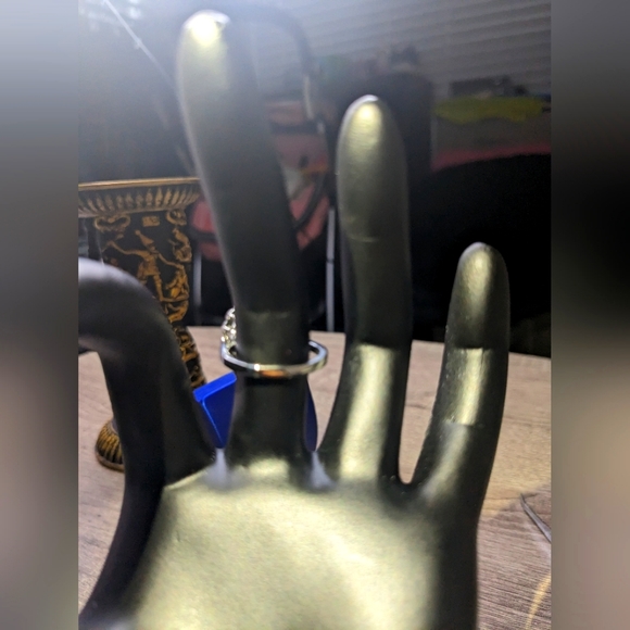 New 925 Sterling Silver Ring with Brazilian Green Simulated Diamond. - Picture 5 of 9